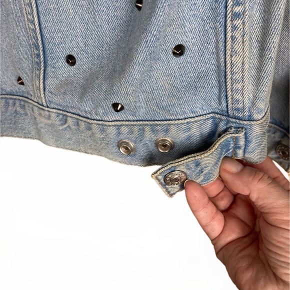 Oversized TOPSHOP Distressed Moto denim Jacket pale blue denim studded US 8 $150 - Picture 6 of 16